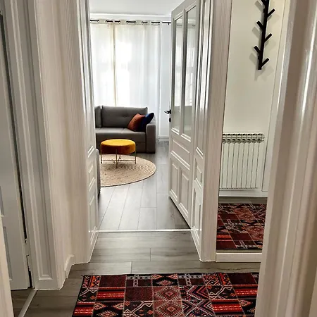 Apartment Stylish Apartment, Free Parking & Wifi *